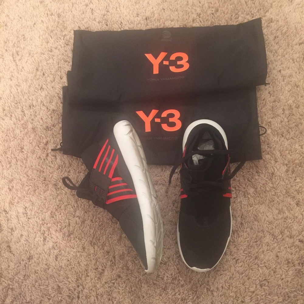 ⭐SOLD⭐Y 3 Black Red Stripe Sneaker UK 5.5