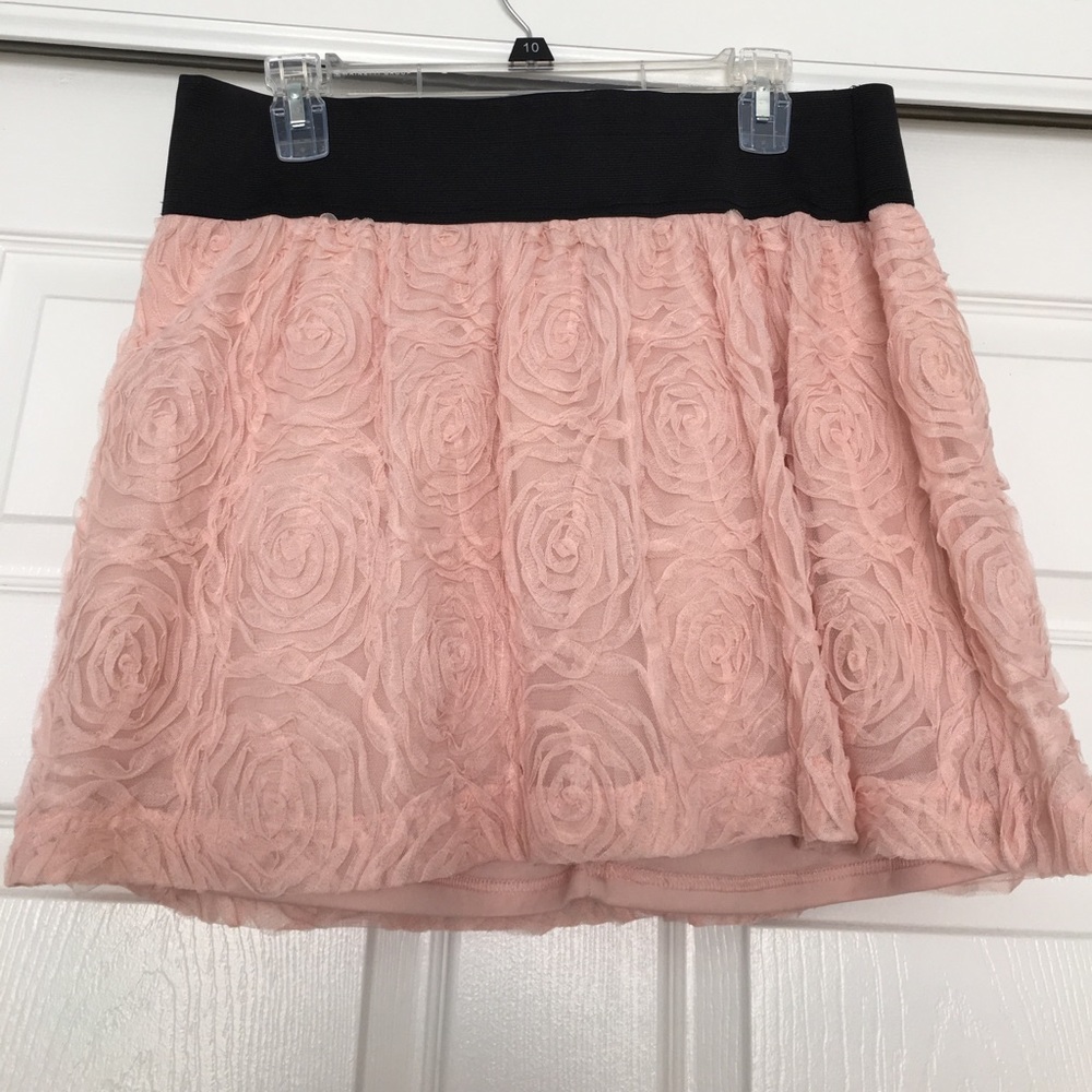 Blush Flower Detailed Skirt
