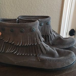 Grey Minnetonka Fringe moccasins, size 7.5