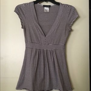 Deep v neck line, tee