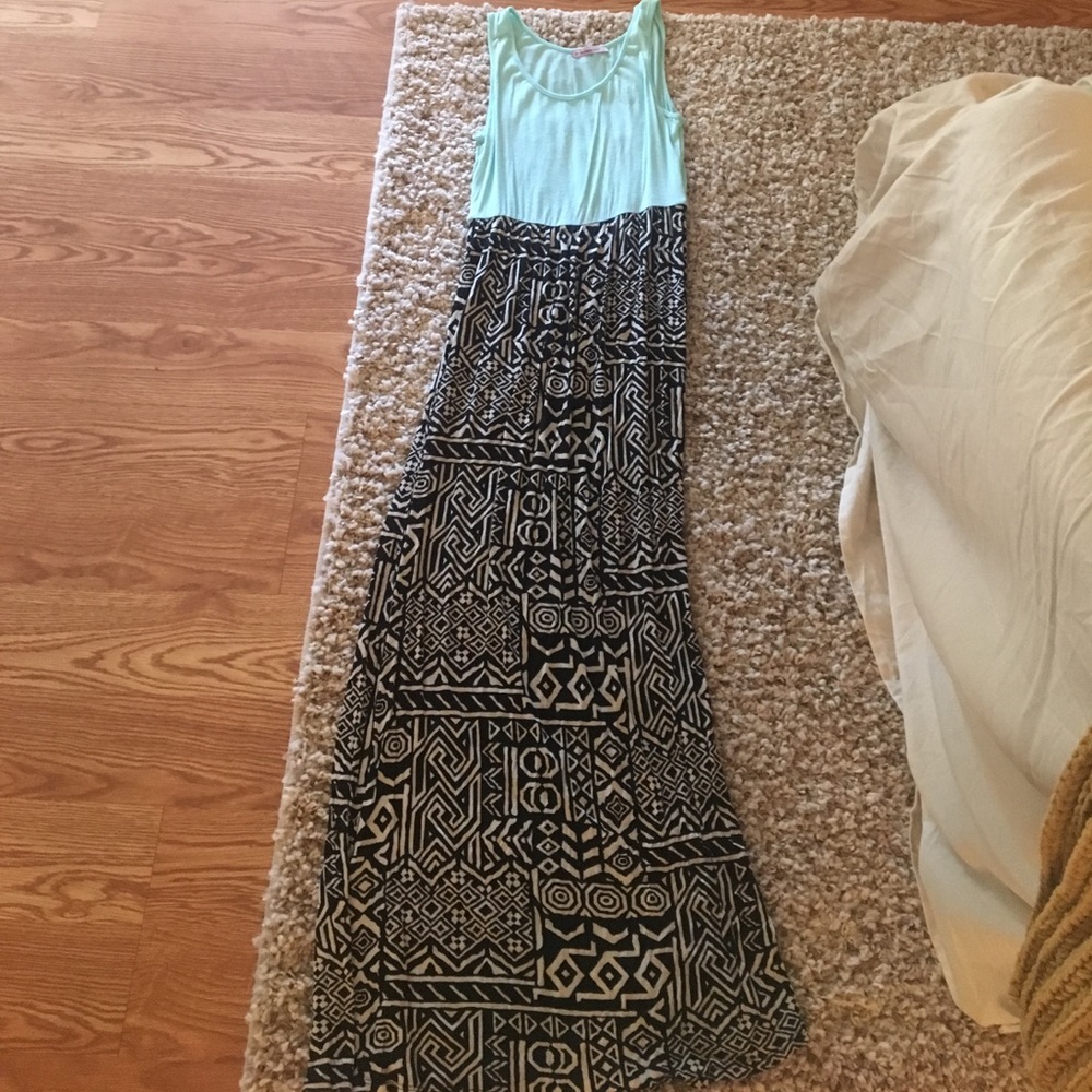 Fashion Exit Maxi Dress