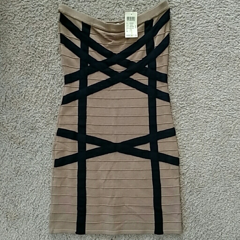 NEW Arden B. Tan & Black Strapless Bandage Dress