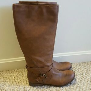 Zipper Detail Brown Boots