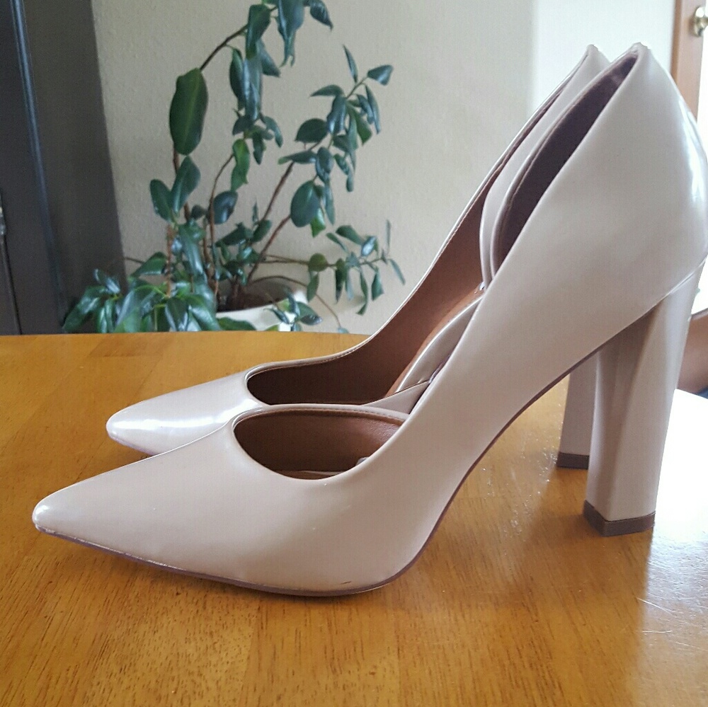 Steve Madden Nude Block Heel Pump