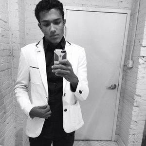 Meet your Posher, Omari