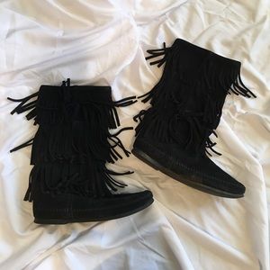 Minnetonka Short Fringe Boots