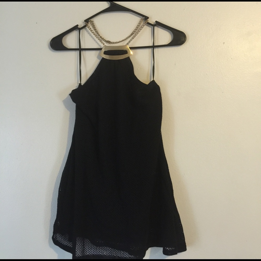 Cache medium black halter top