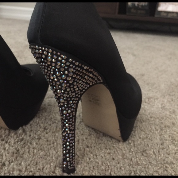 Steve Madden Pumps - Picture 2 of 4