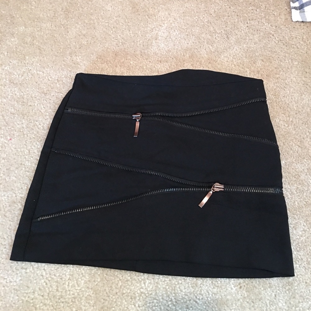 Zipper skirt
