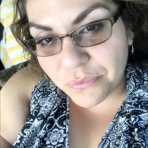 Meet your Posher, Alisa