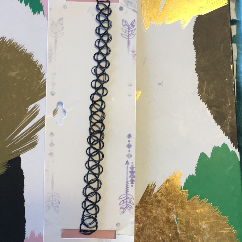 Black choker never worn