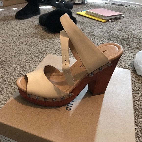 Lucky Brand Chunky heel Sandals - Picture 2 of 4