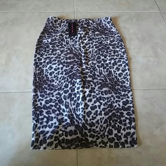 Cheetah pencil skirt size XS - Picture 3 of 4