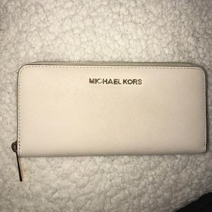 Micheal Kors wallet