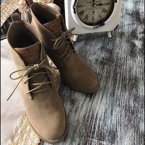 Nautica ankle boots water line