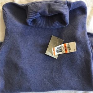 100% Cashmere sweater NWT. Size S