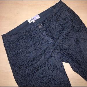 REVERSIBLE NWOT Jolt Teal + Black Patterned Jeans