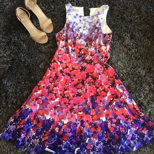 SALE🌻 Maggie London sleeveless fit flare