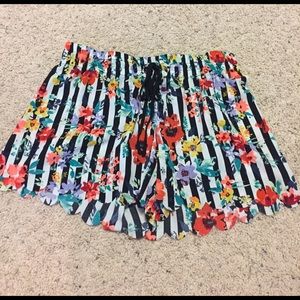 PATTERNED SHORTS