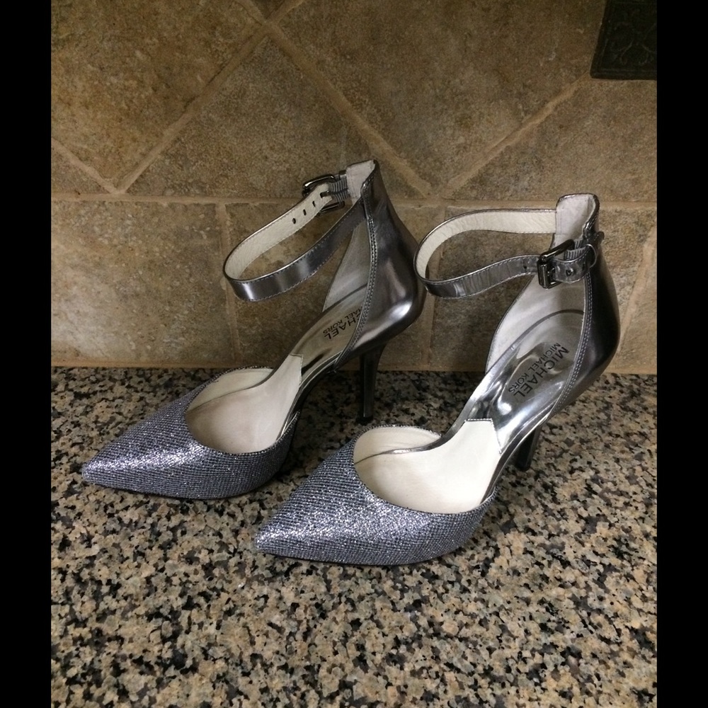 Michael Kors pumps