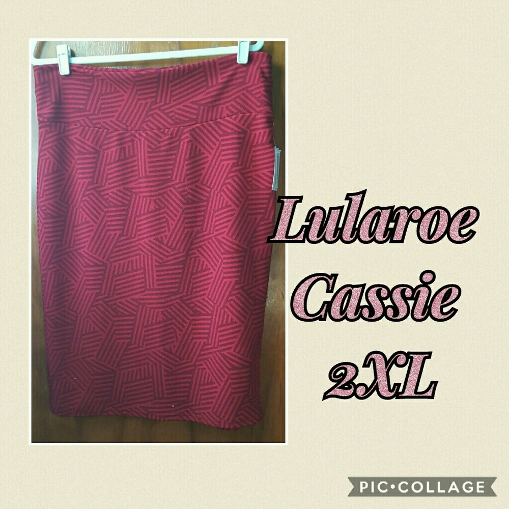 NWT Lularoe Cassie 2xl - dark pink w maroon lines