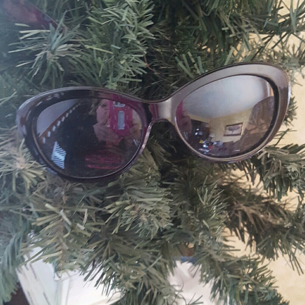 Meet your Posher, Antoinetta