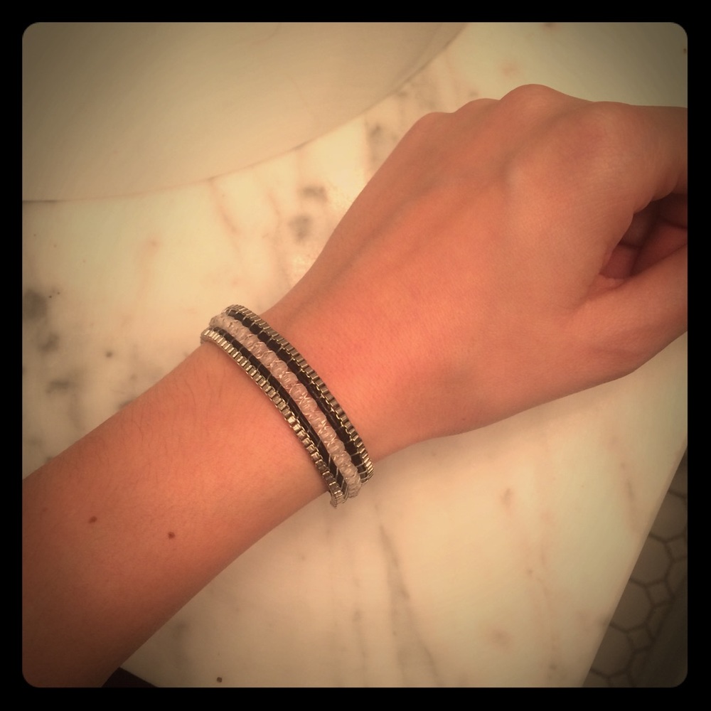Silver/leather bracelet