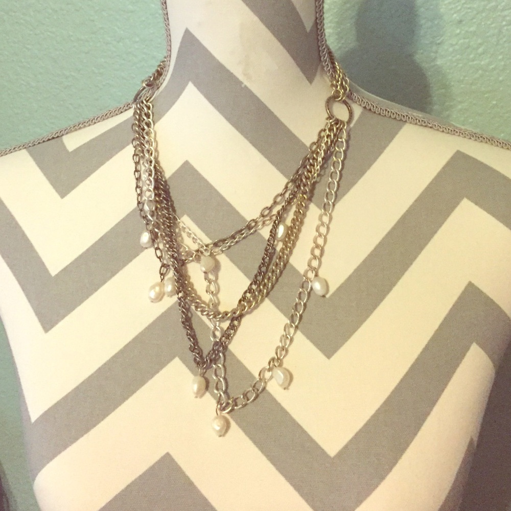 Stella & Dot silver and pearl necklace