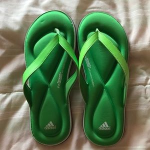 Adidas fit foam flip flops