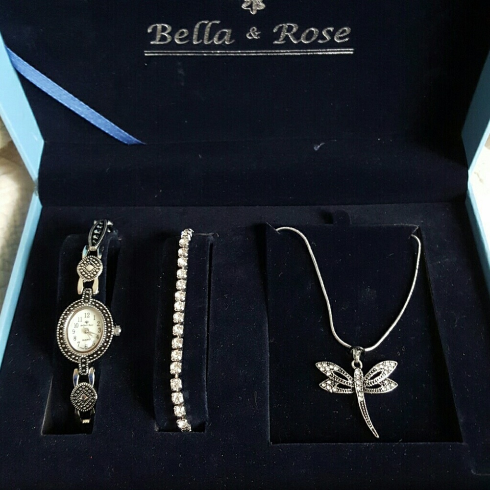 NWOT Jewelry Ensemble