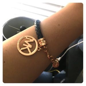 100% AUTHENTIC MICHAEL KORS GOLD BRACELET NWOT