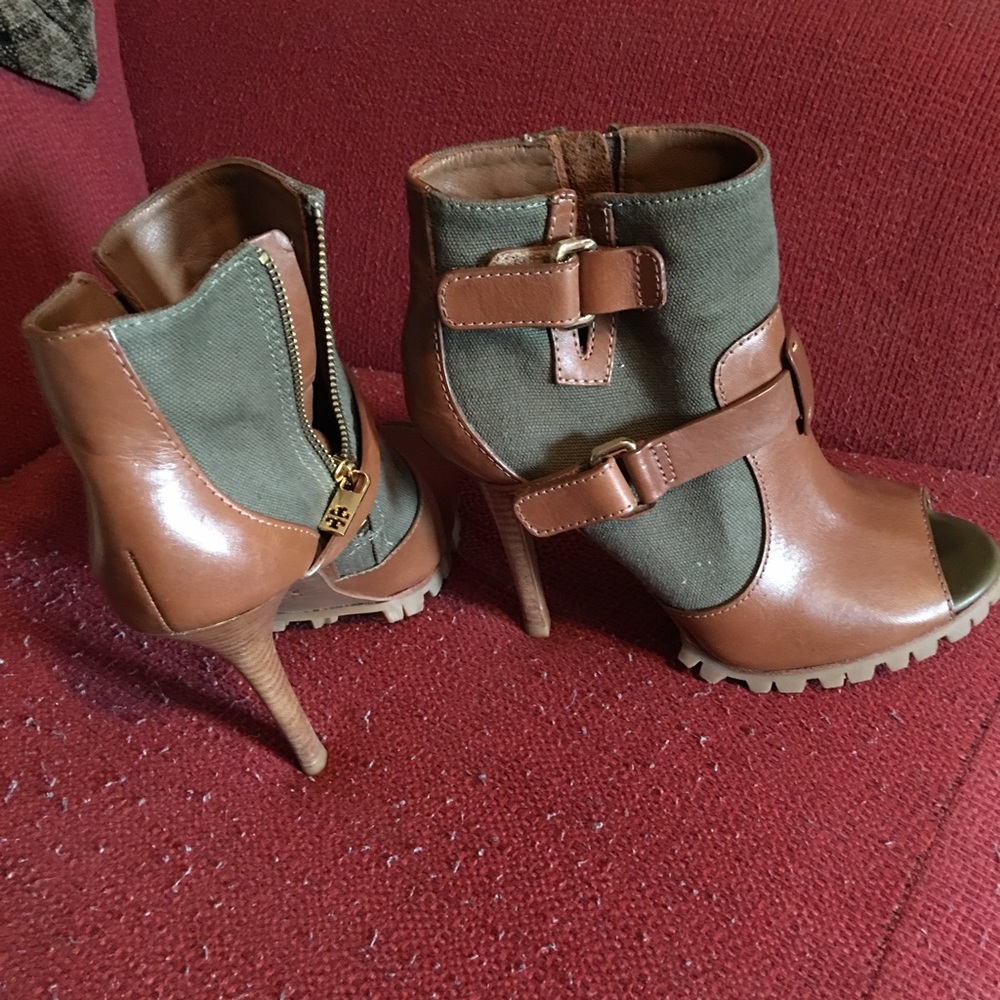 Original tory burch boots brand new size 8