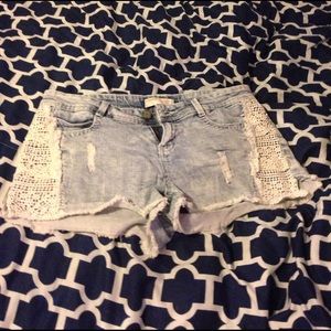 No boundaries shorts