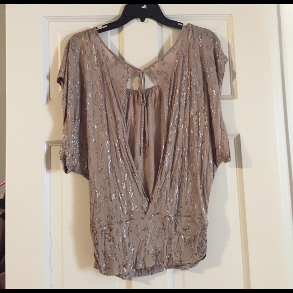 Express Open Back Top - Picture 2 of 3