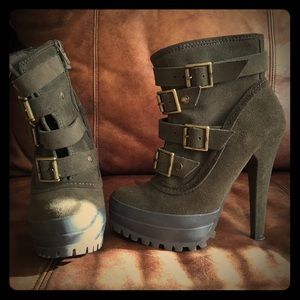 Olive Green Steve Madden 5.5" Booties, size 6