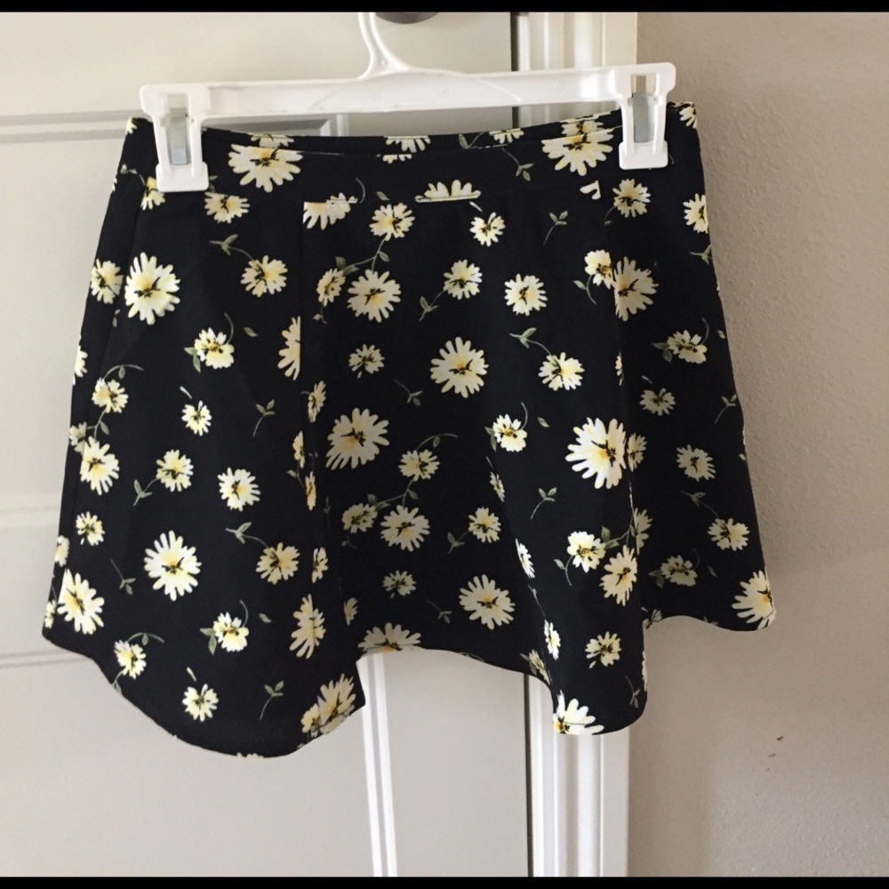 New, Short Floral Skirt