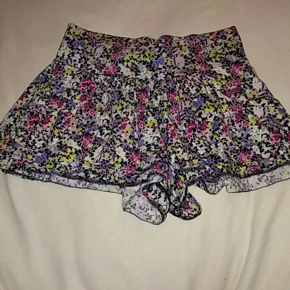 Express floral ruffle shorts skirt
