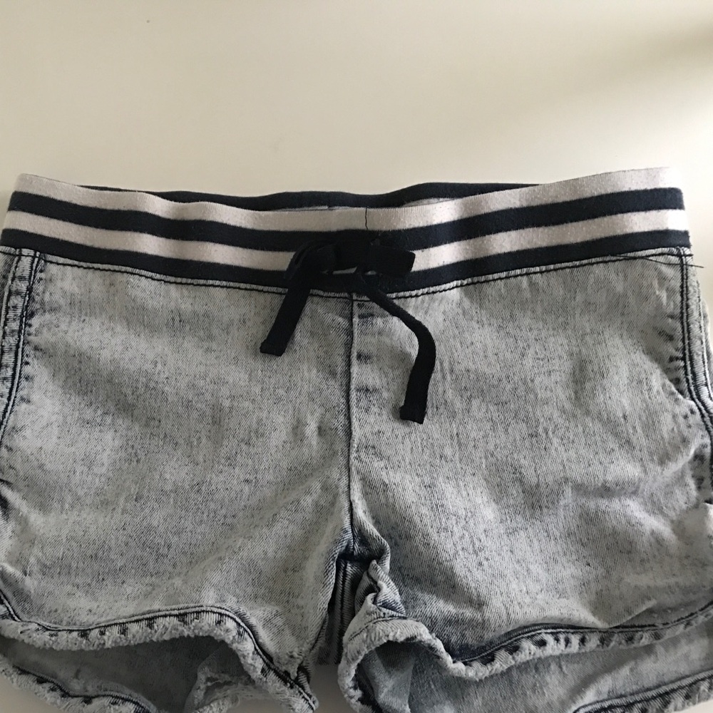 Bleached shorts