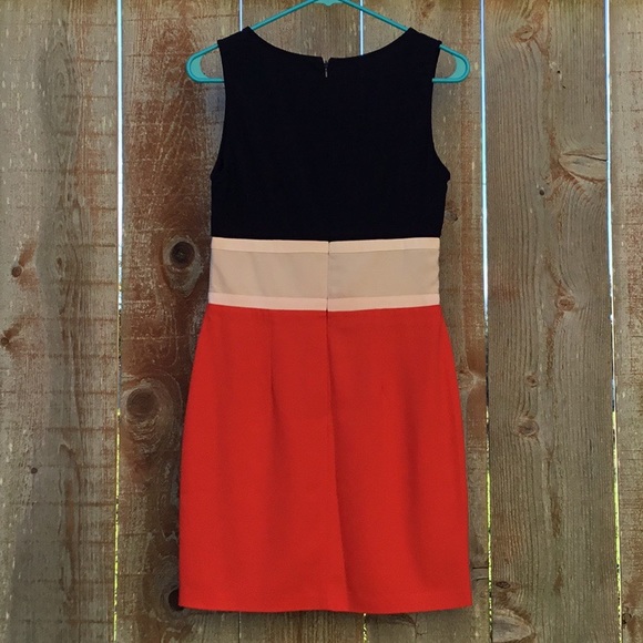 Cute dress - Picture 3 of 8