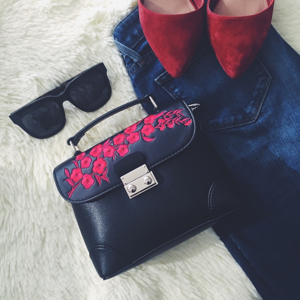 🚫SOLD🚫Floral Embroidery Crossbody Bag