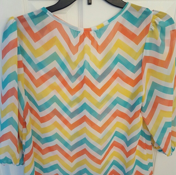 Sheer Colorful 3/4 Length Sleeves Top - Picture 2 of 3