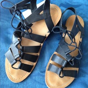 🎉Madden Girl black gladiator sandals