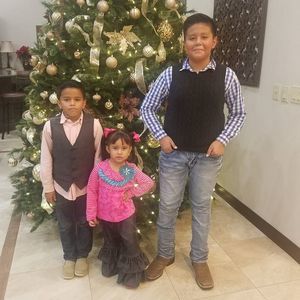 Meet your Posher, Esther y miguel