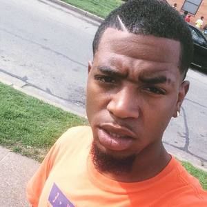 Meet your Posher, Deandre