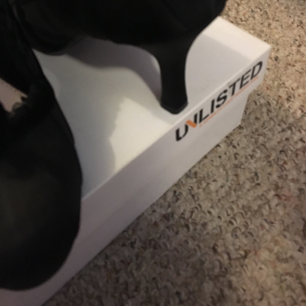 Black heels - Picture 2 of 4