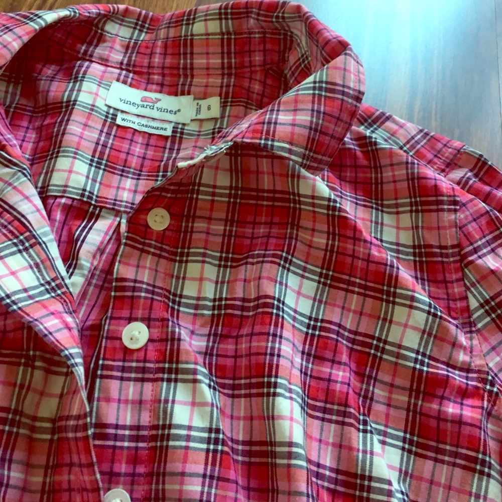 Brand New Vineyard Vines women's button up.