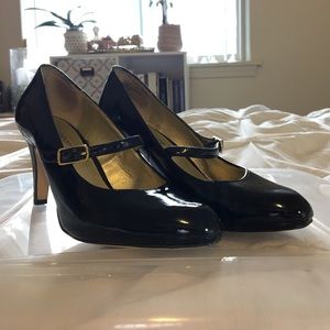 Liz Claiborne Mary Jane heels