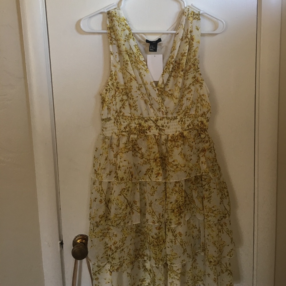 H&M FLOWER DRESS - Never worn!