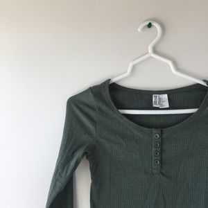 Ribbed green henley long sleeve crop top