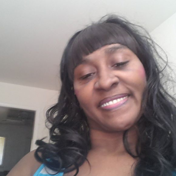 Meet your Posher, Cynthia - Picture 1 of 1